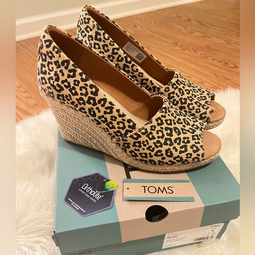 Toms Women Michelle Wedge Size 7 *Worn once/original box
